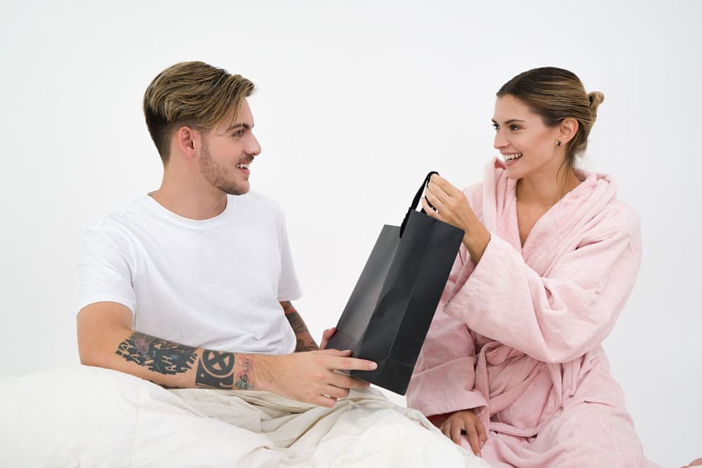 Top 10 Christmas 2019 Gift Ideas For Boyfriend (Or Husband)